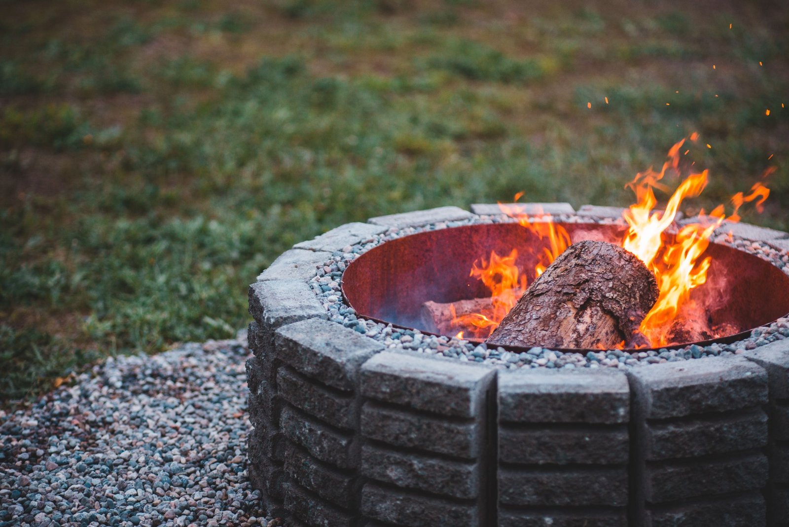Illustration de l'article « Fabriquer un brasero pour aménager un coin feu »